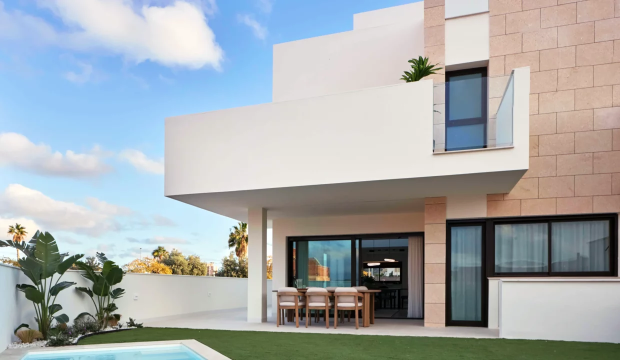 001-villahermosa-townhouse-private-pool-alicante.webp