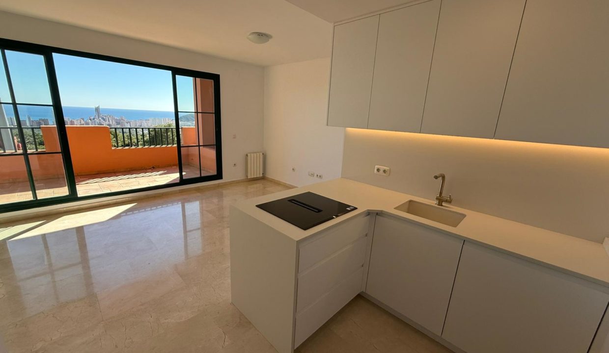 02-los-altos-sierra-cortina-kitchen-sea-view