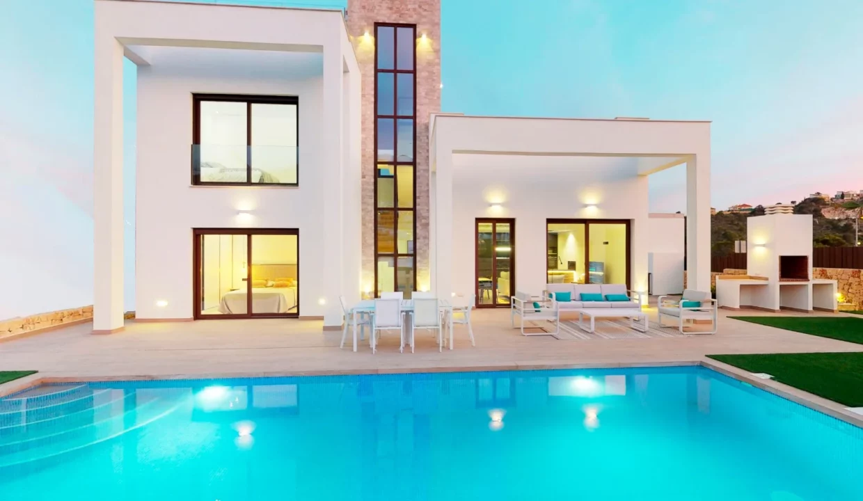 02-luxury-villa-finestrat-pool-evening