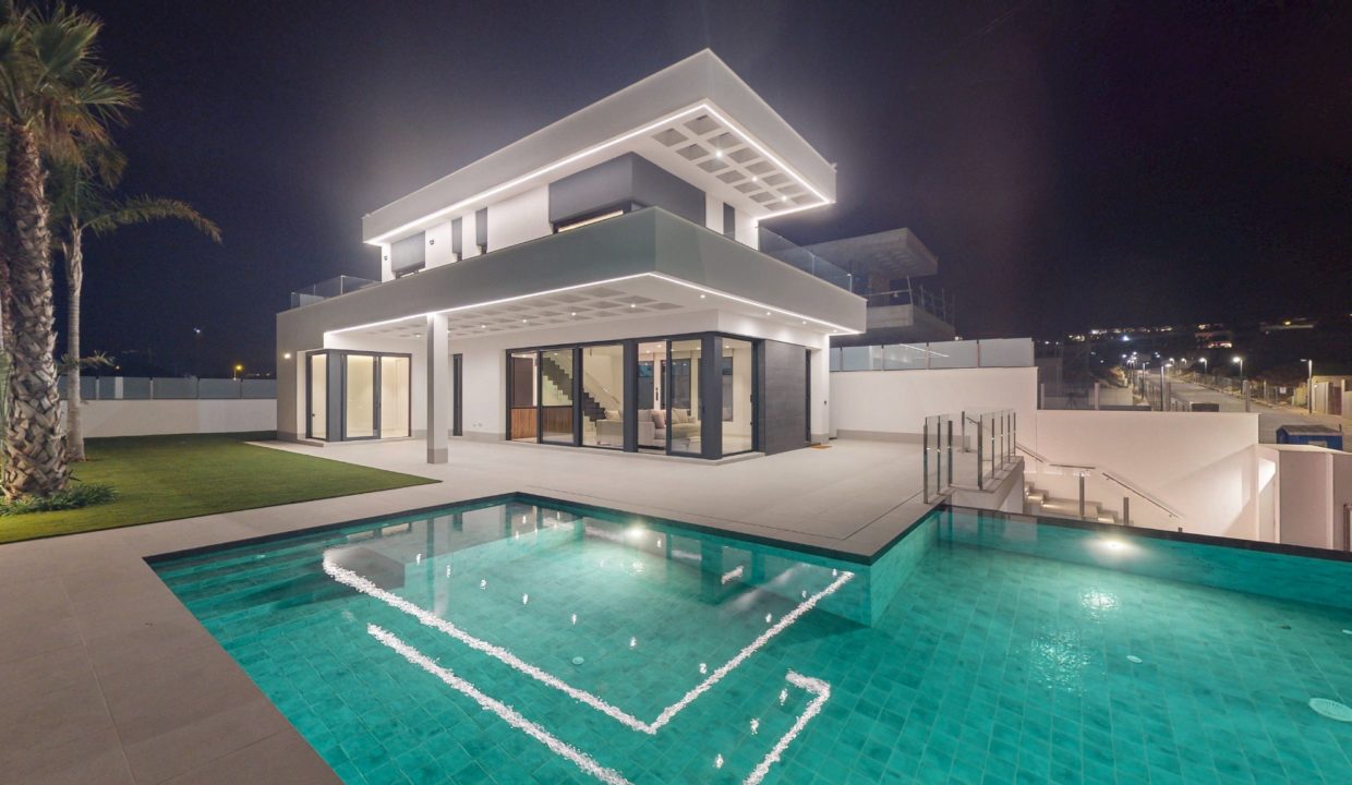 02-luxury-villa-sierra-cortina-night-pool