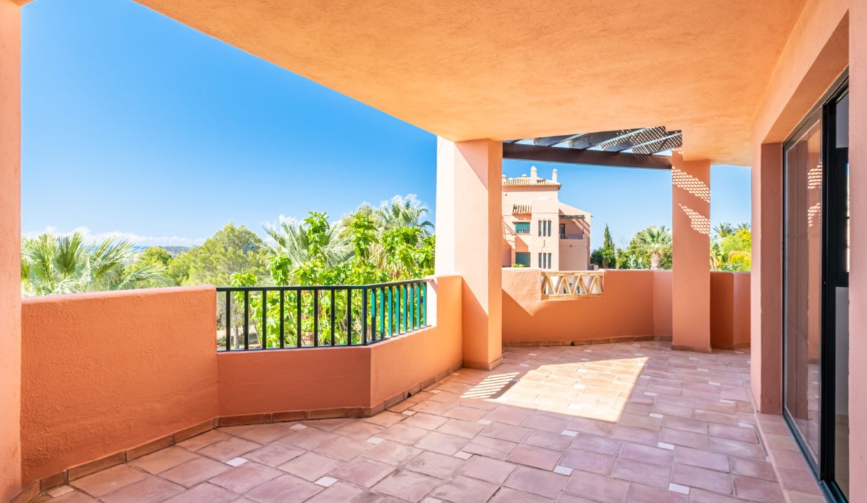 03-los-altos-sierra-cortina-large-terrace