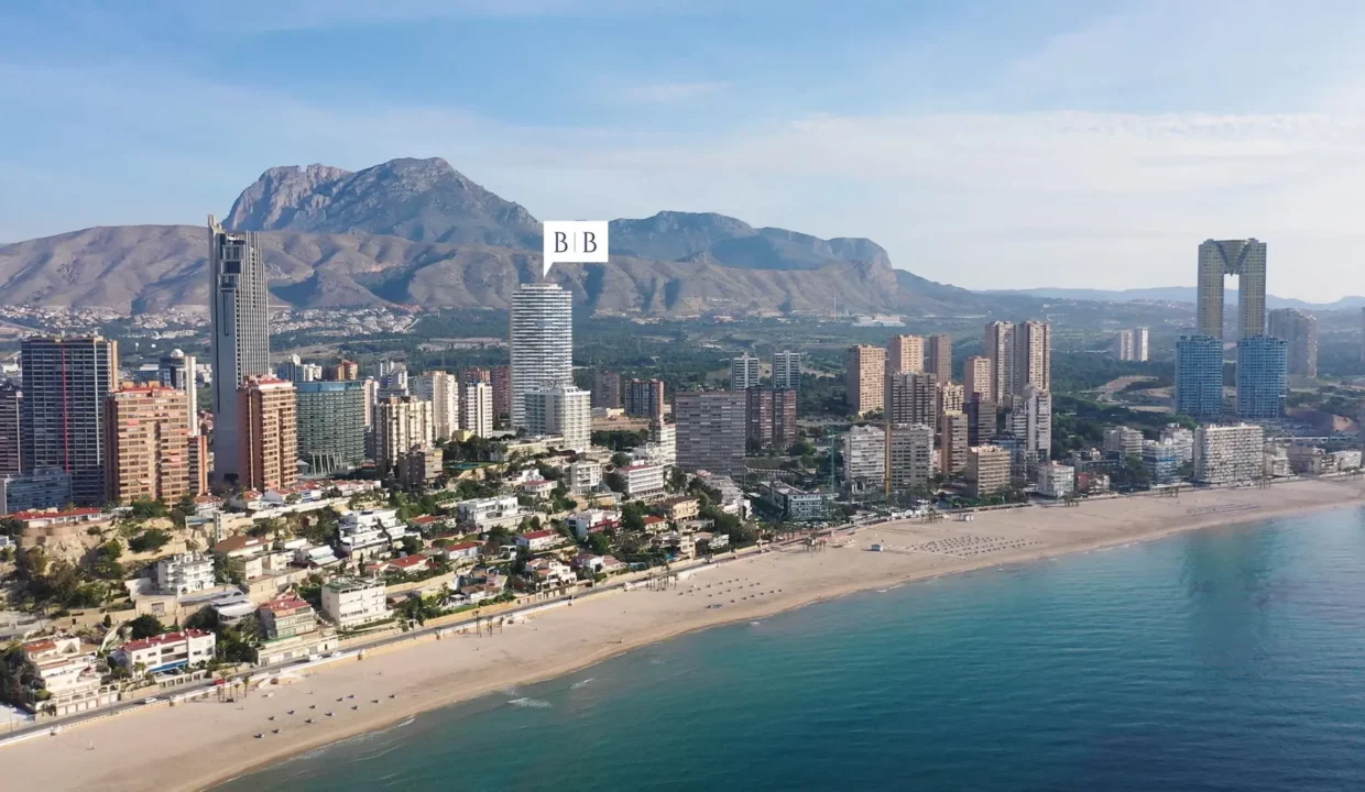 03-playa-poniente-benidorm-coastline