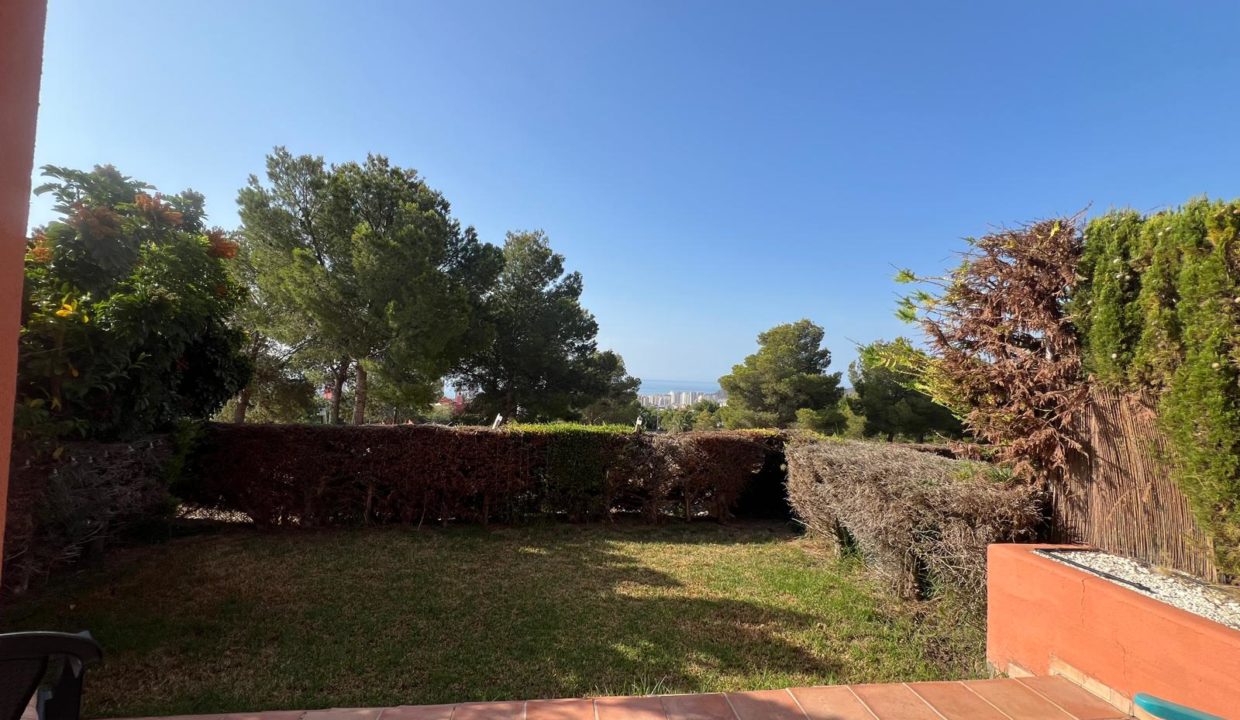 04-los-altos-finestrat-private-garden