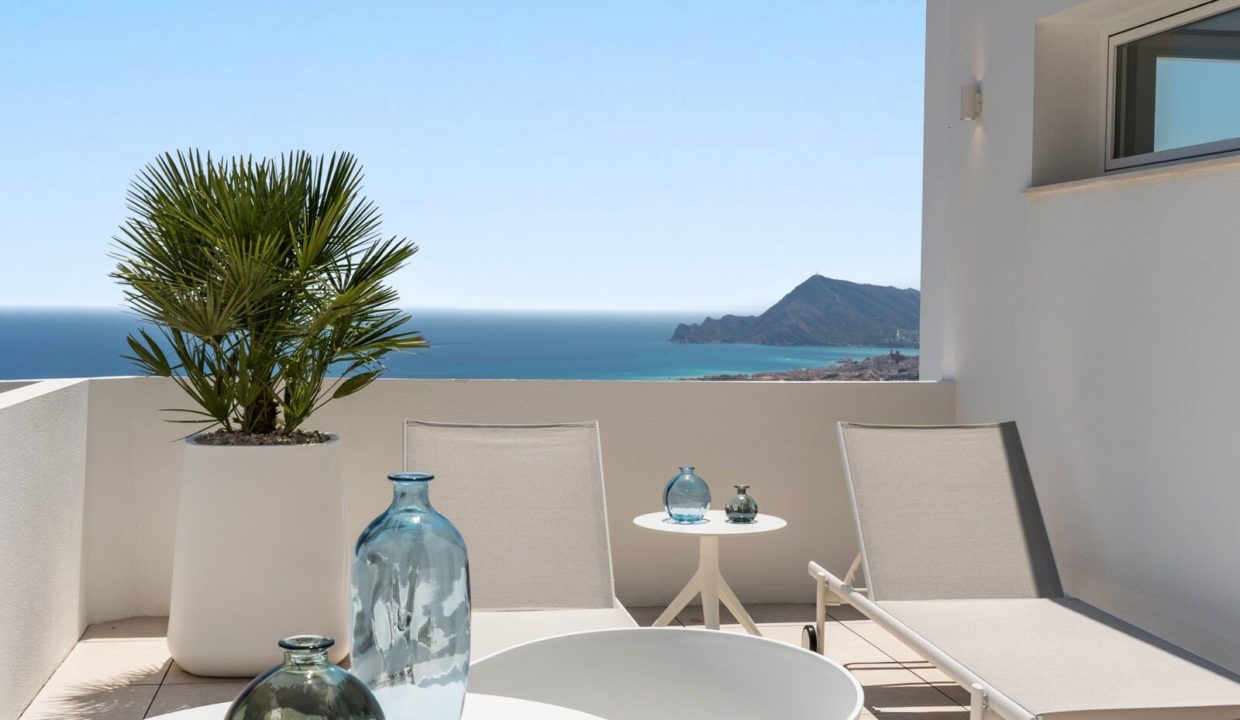 04-outdoor-lounge-sea-view-blanc-altea