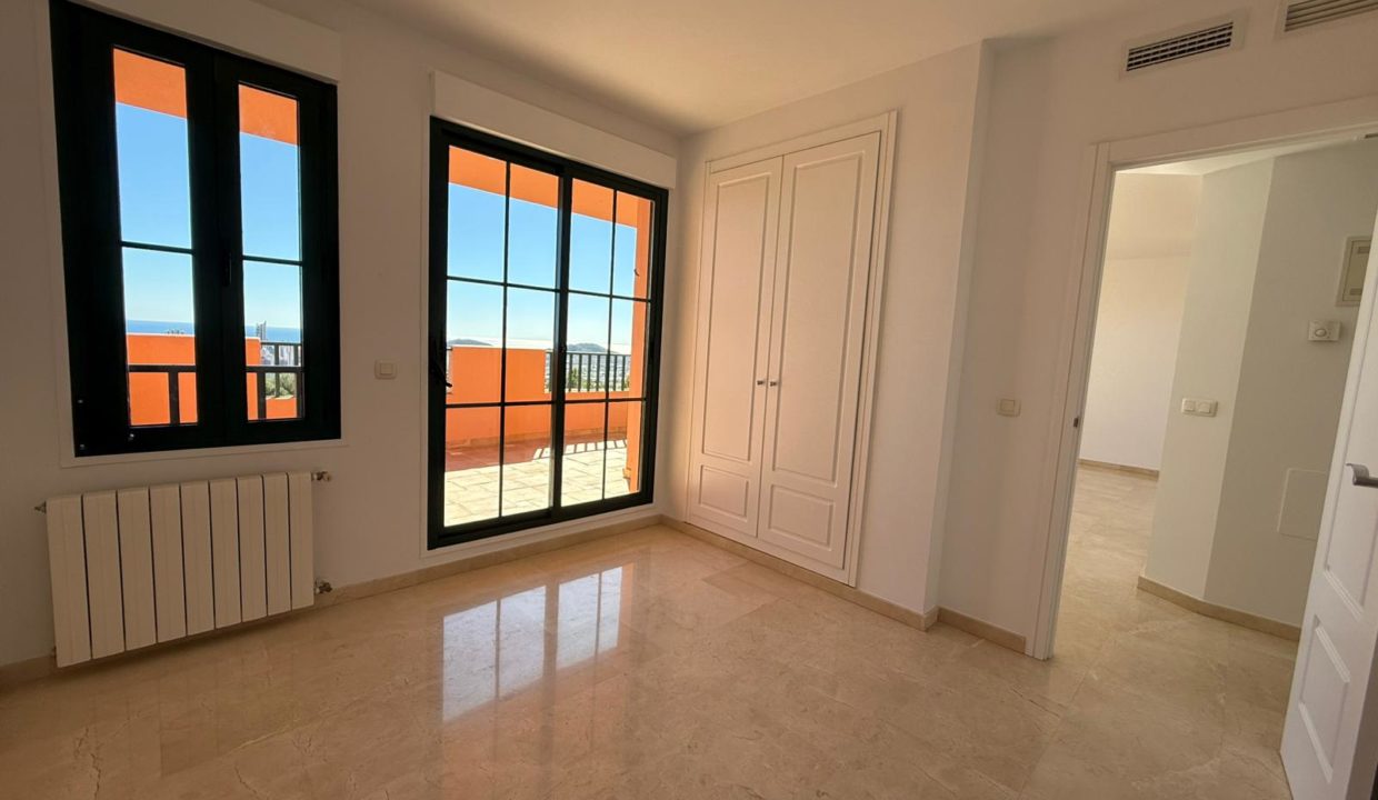 05-los-altos-sierra-cortina-bedroom-sea-view