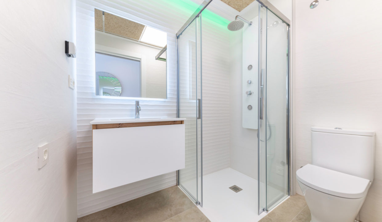 07-balcones-de-vivi-second-bathroom