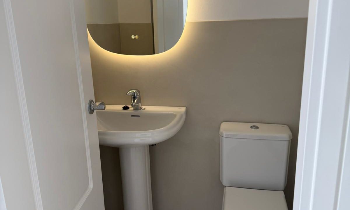 08-los-altos-sierra-cortina-guest-bathroom