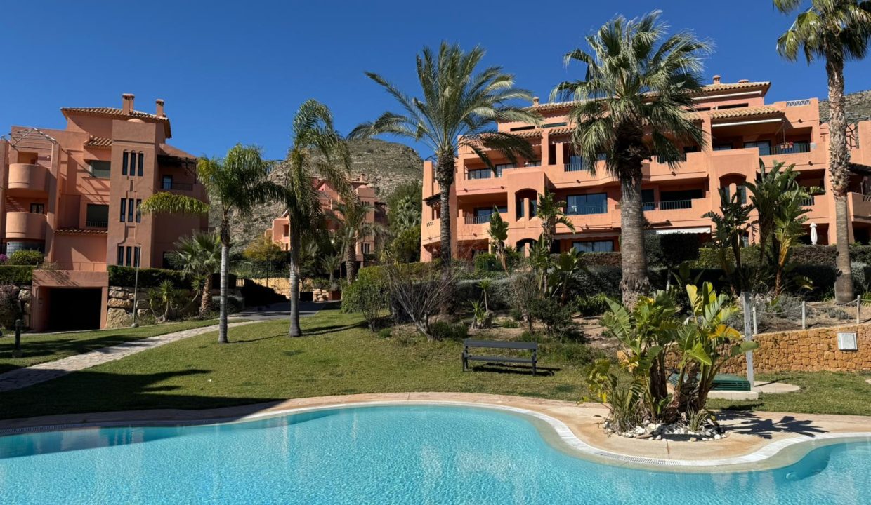 10-los-altos-sierra-cortina-communal-pools