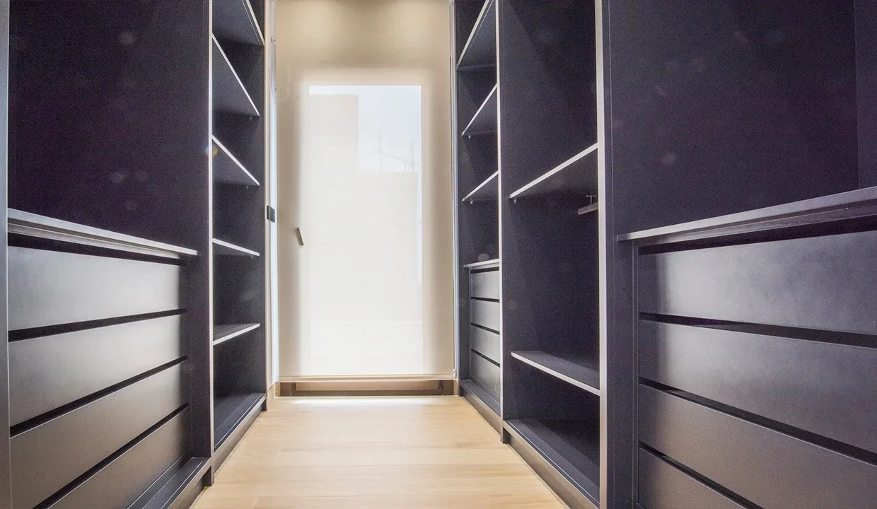 14-walk-in-wardrobe-finestrat-villa
