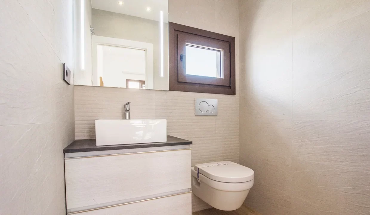 15-modern-guest-bathroom-sunny-hills