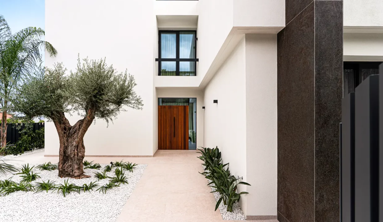 02-noa-garden-villa-la-nucia-entrance